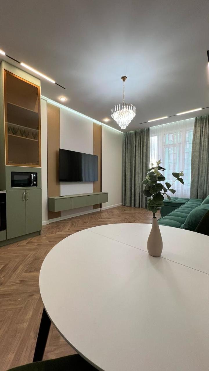 Современная Квартира В Центре Астаны Astana Exteriör bild